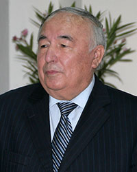 Erkin Vohidov (1936-2016)